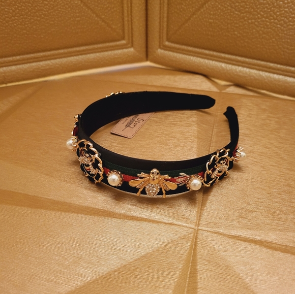 Designer Inspired Headband. FINAL PRICE - Picture 2 of 2